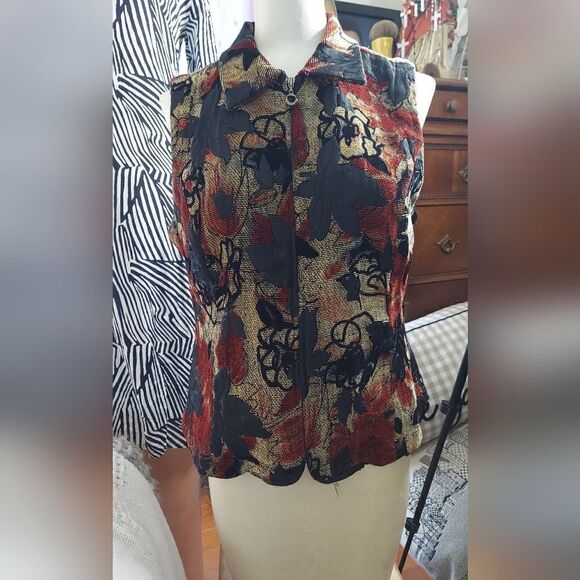 Christopher & Banks Tapestry Vest Size S - Picture 9 of 12